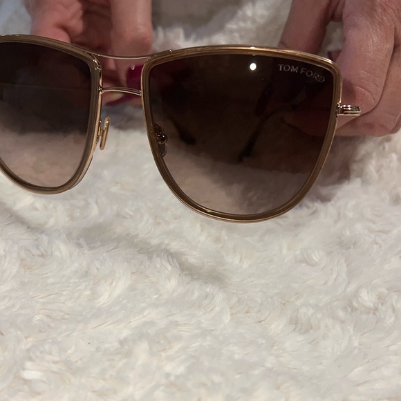 TOM FORD SUNGLASSES - Picture 3 of 7